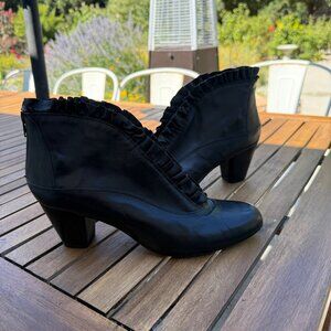 Everybody by EZ Moda Black Leather Ruffle Ankle Boots With Zipper Closure & 2.5-